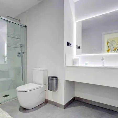 Luxury In Mirador De Hills Apartment