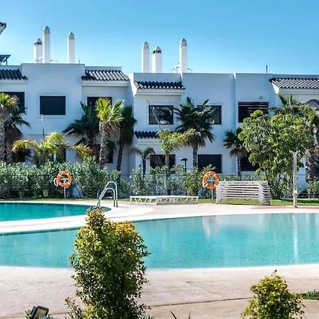 아파트 Luxury In Mirador De Hills 에스테포나