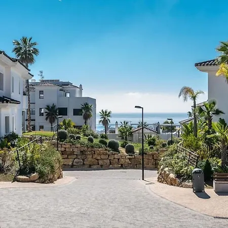 Luxury In Mirador De Hills Apartment *