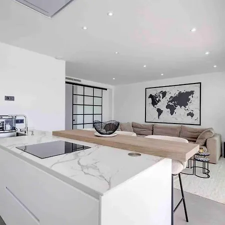 Luxury In Mirador De Hills Apartment *